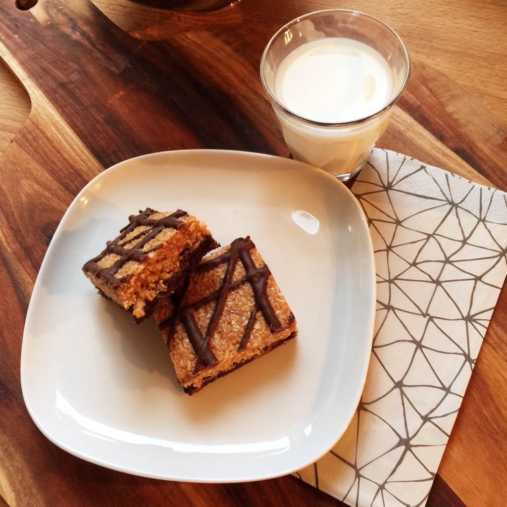 Brownie með kókos-karamellutoppi