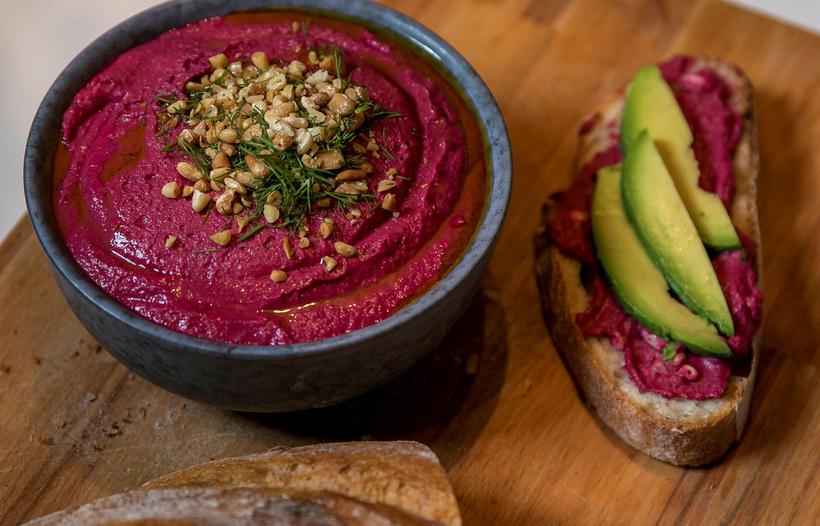 Gullfallegur rauðrófu-hummus