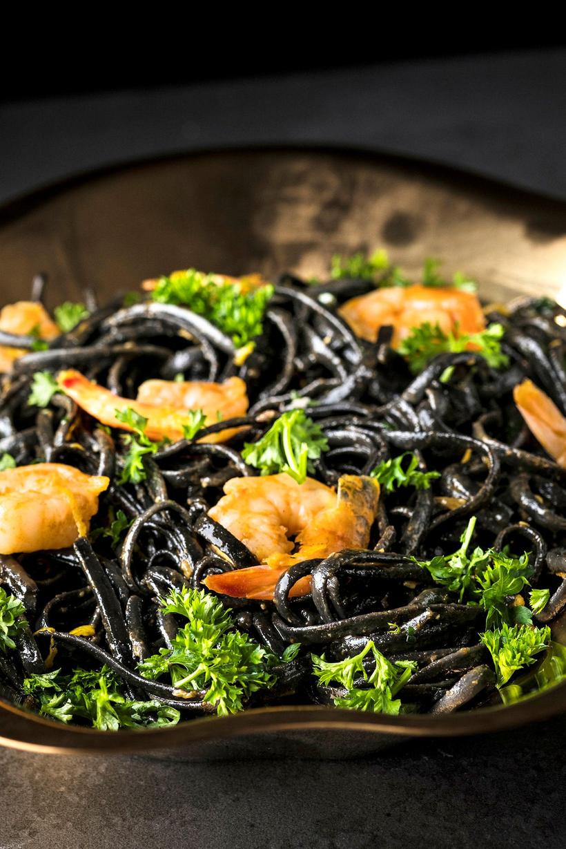 Dýrðlegt svart pasta með risarækjum